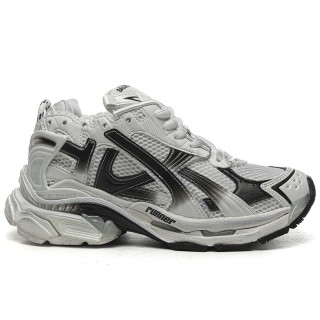 TBkicks Ba1enci*ga Runner Gradient White/Black